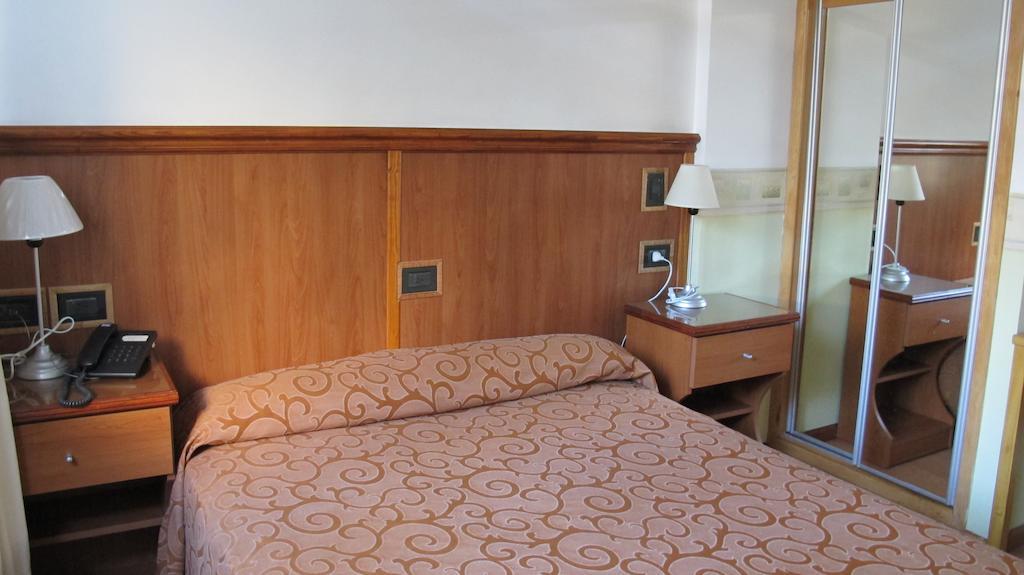 Hotel Pedraza Ciudad Autónoma de Ciudad Autónoma de Buenos Aires Habitación foto